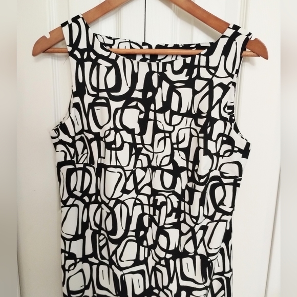 Black and White Abstract Print Sheath Dress - Picture 2 of 8
